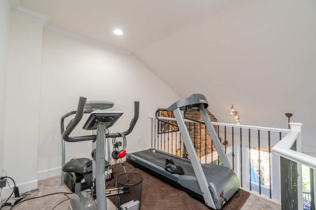 Entry Foyer Photo of 10510 Baker Place, Maple Ridge, BC