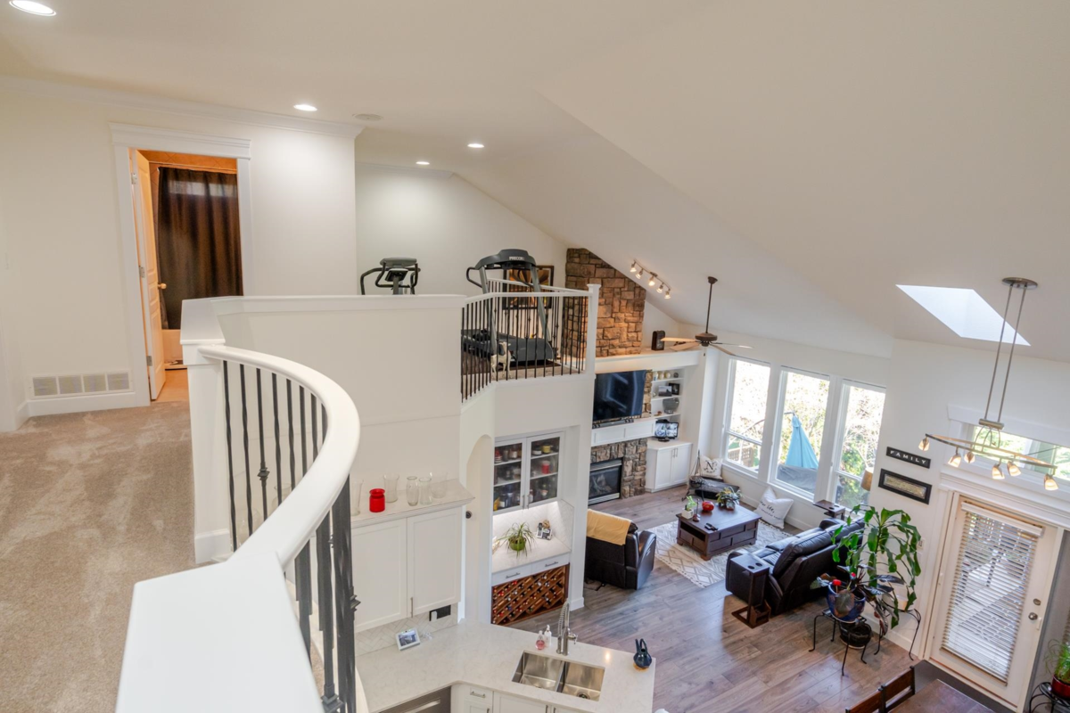 Hallway Photo of 10510 Baker Place, Maple Ridge, BC