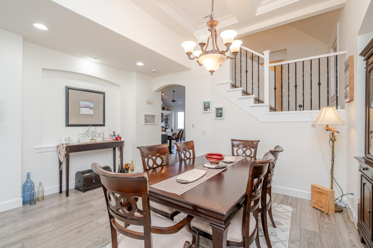 Kitchen Photo of 10510 Baker Place, Maple Ridge, BC