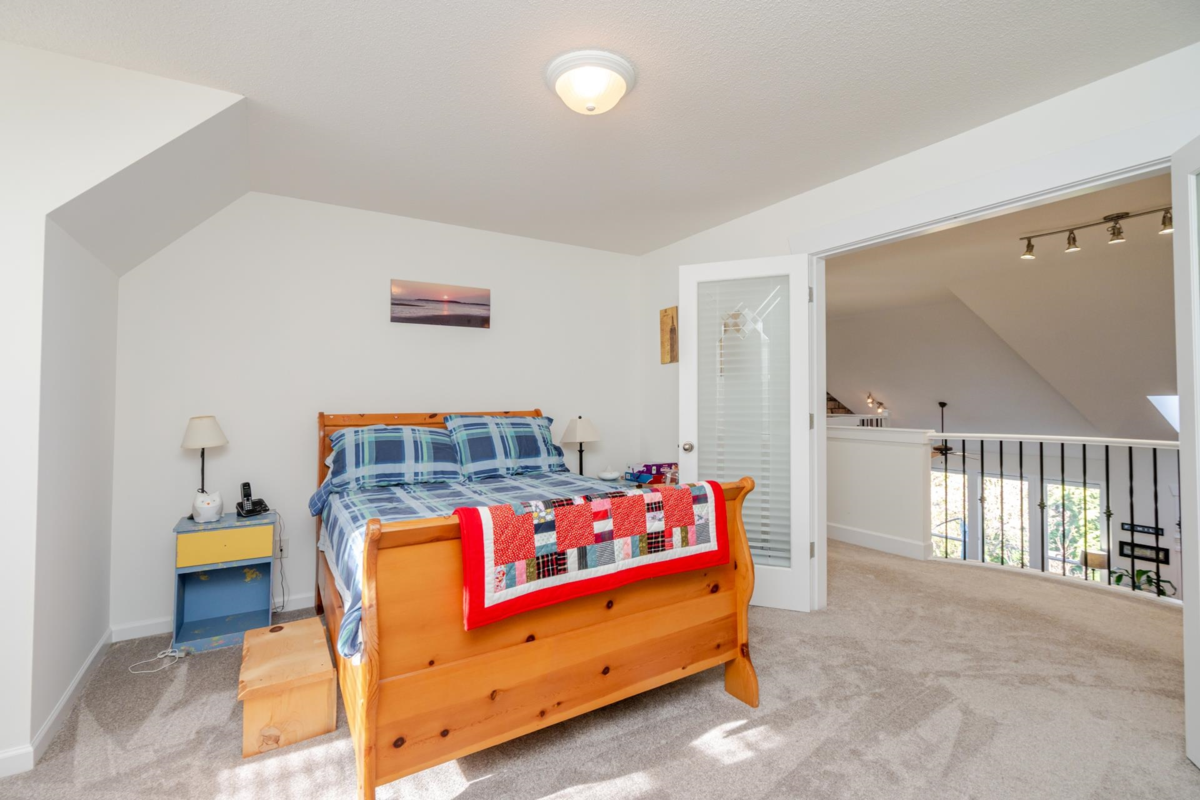 Laundry Room Photo of 10510 Baker Place, Maple Ridge, BC
