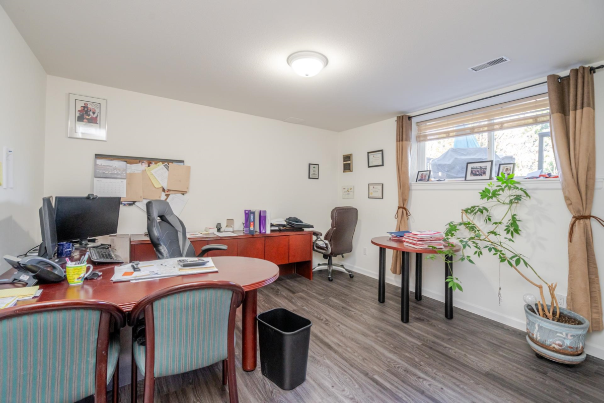 Swimming Pool Photo of 10510 Baker Place, Maple Ridge, BC