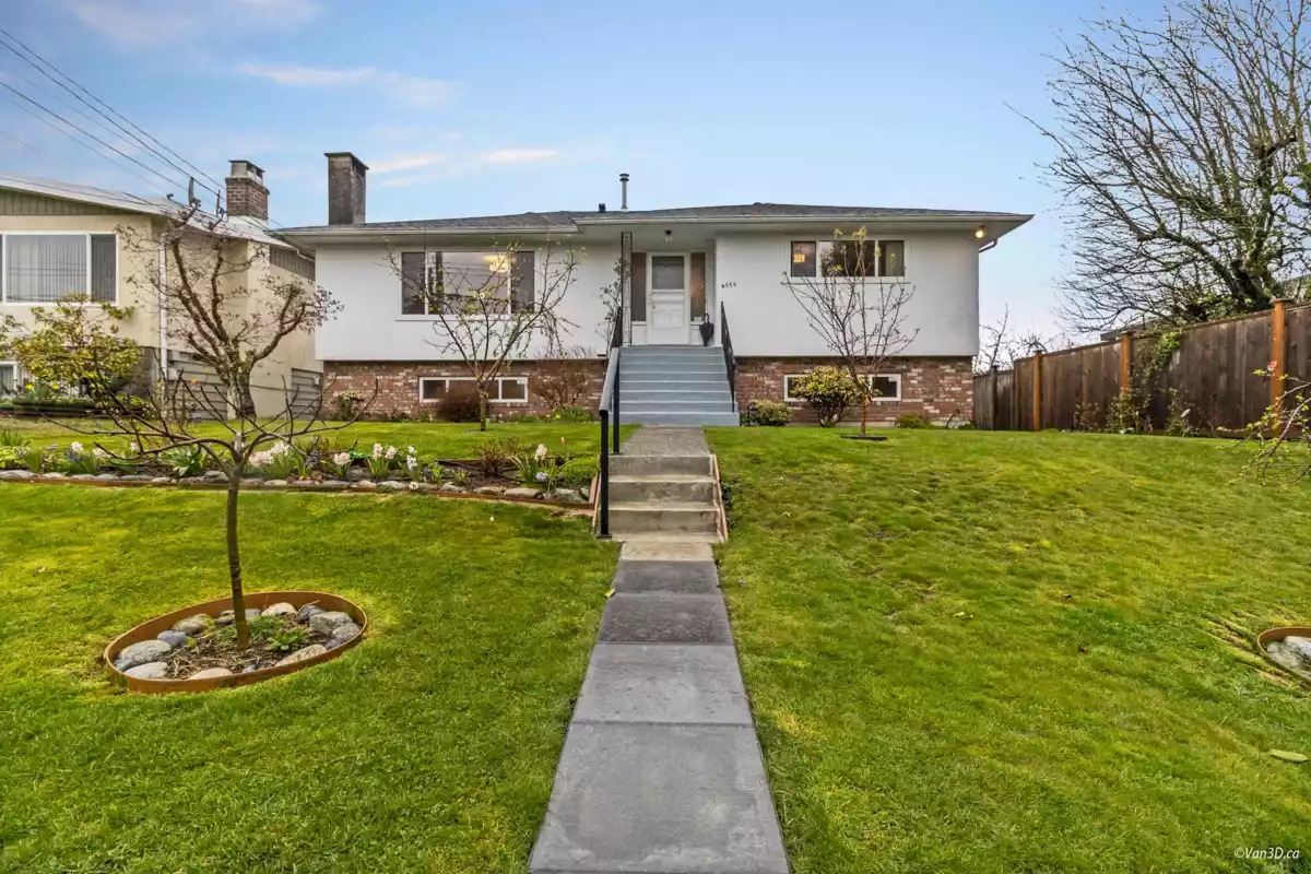 Primary Bathroom Photo of 6555 St. Charles Place, Burnaby, BC
