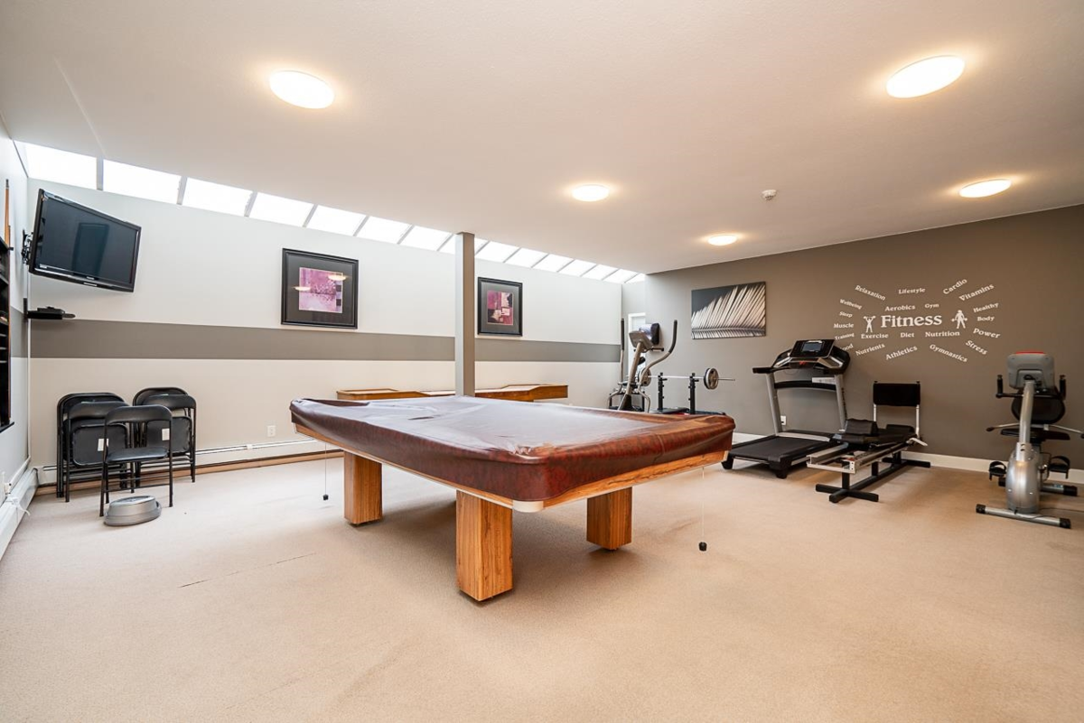 Backyard Photo of 306 32823 Landeau Place, Abbotsford, BC