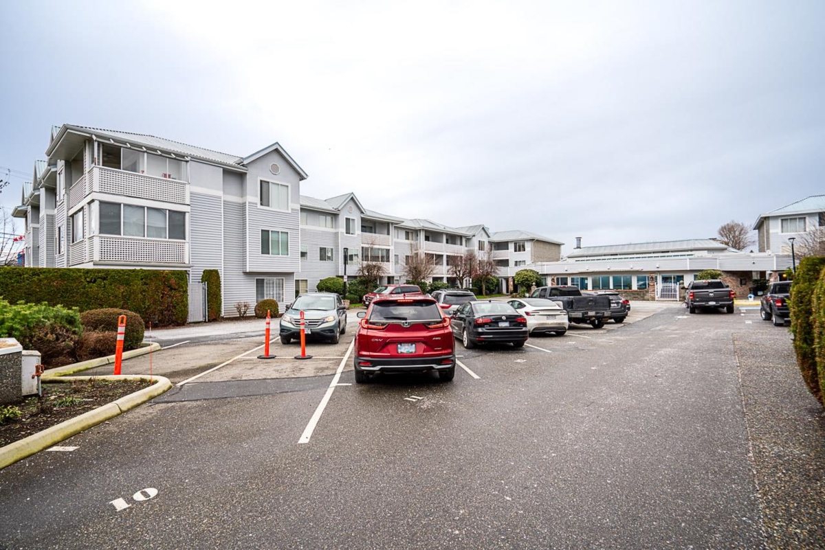 Community Amenities Photo (Clubhouse) of 306 32823 Landeau Place, Abbotsford, BC