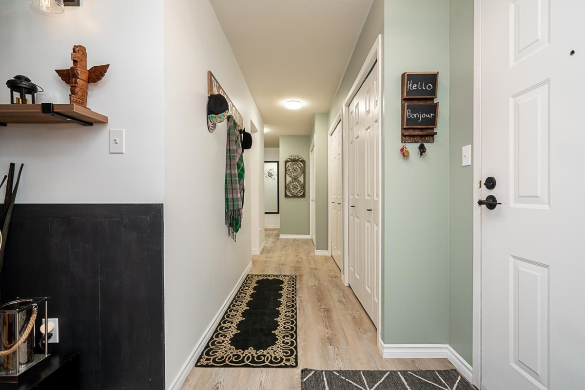 Entry Foyer Photo of 306 32823 Landeau Place, Abbotsford, BC