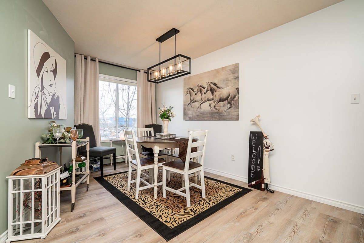 Kitchen Photo of 306 32823 Landeau Place, Abbotsford, BC