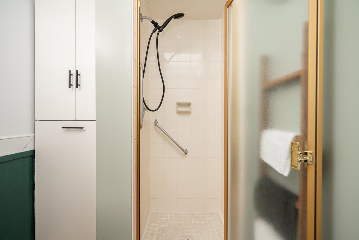 Laundry Room Photo of 306 32823 Landeau Place, Abbotsford, BC