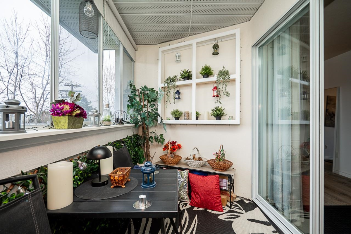 Staircase Photo of 306 32823 Landeau Place, Abbotsford, BC