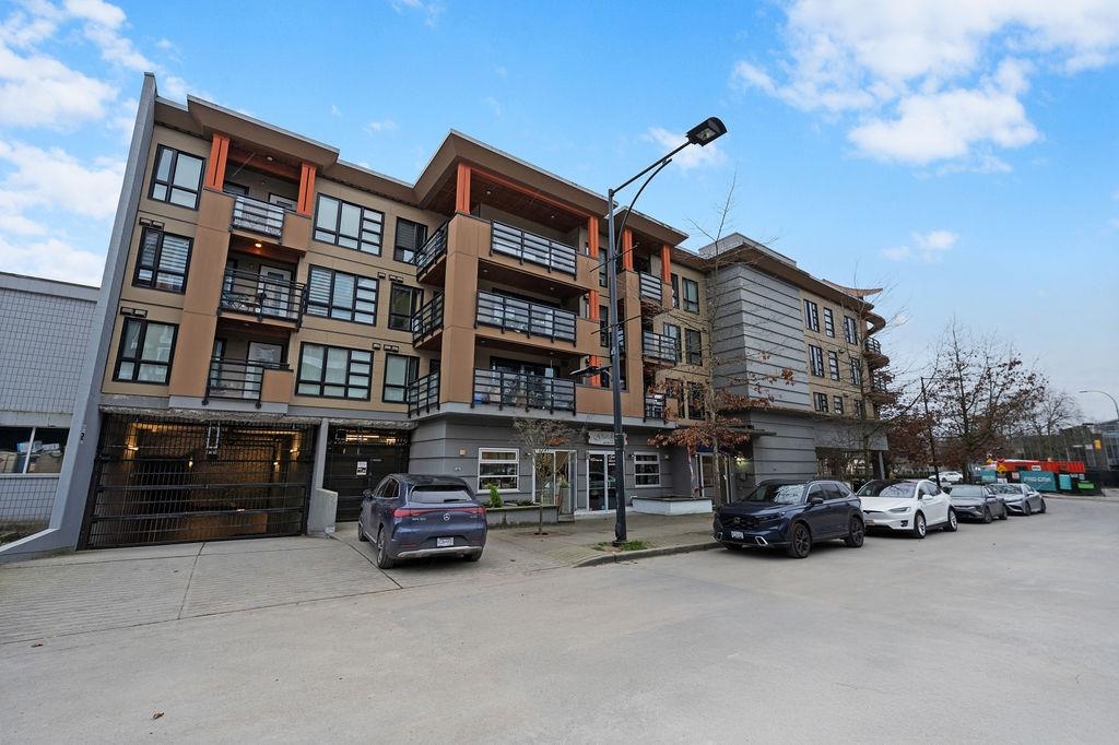 Basement Recreation Room Photo of 403 857 W 15th Street, North Vancouver, BC