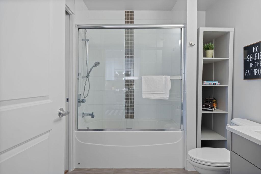 Guest Bathroom Photo of 403 857 W 15th Street, North Vancouver, BC