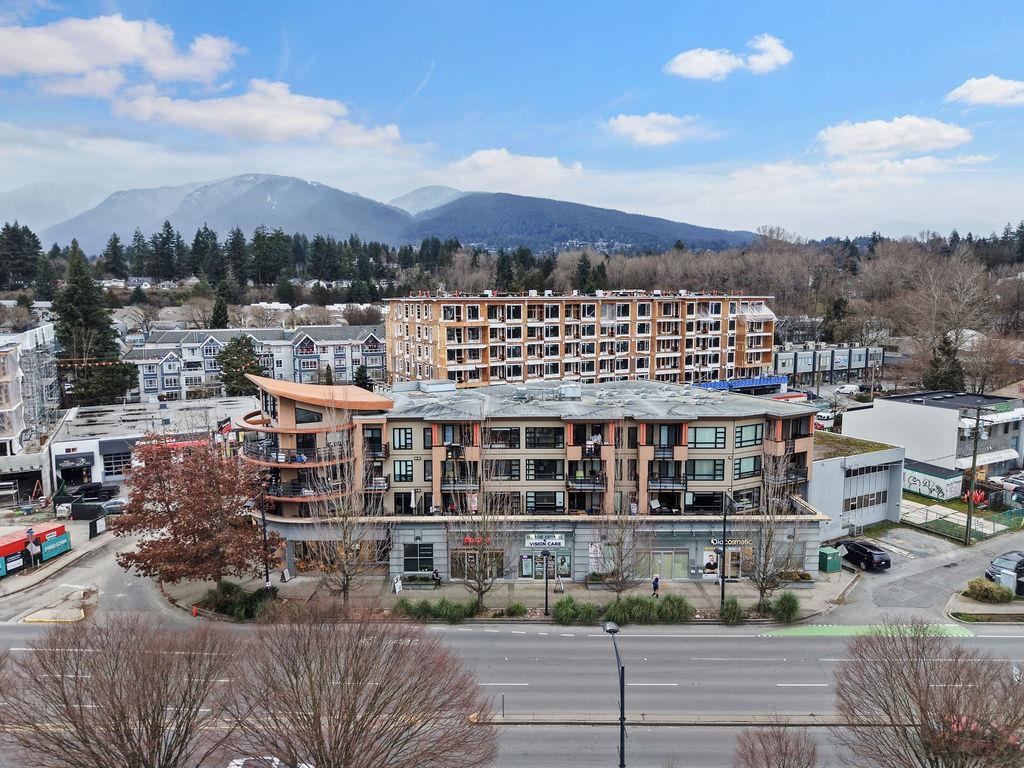 Laundry Room Photo of 403 857 W 15th Street, North Vancouver, BC