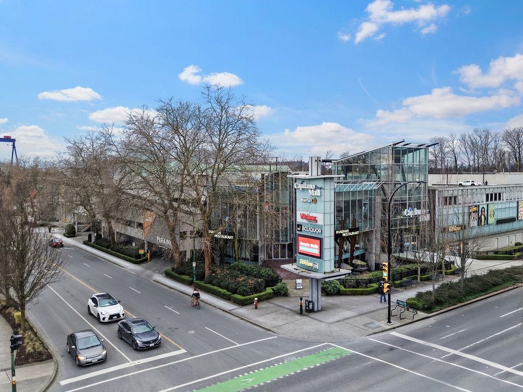 Mudroom Photo of 403 857 W 15th Street, North Vancouver, BC