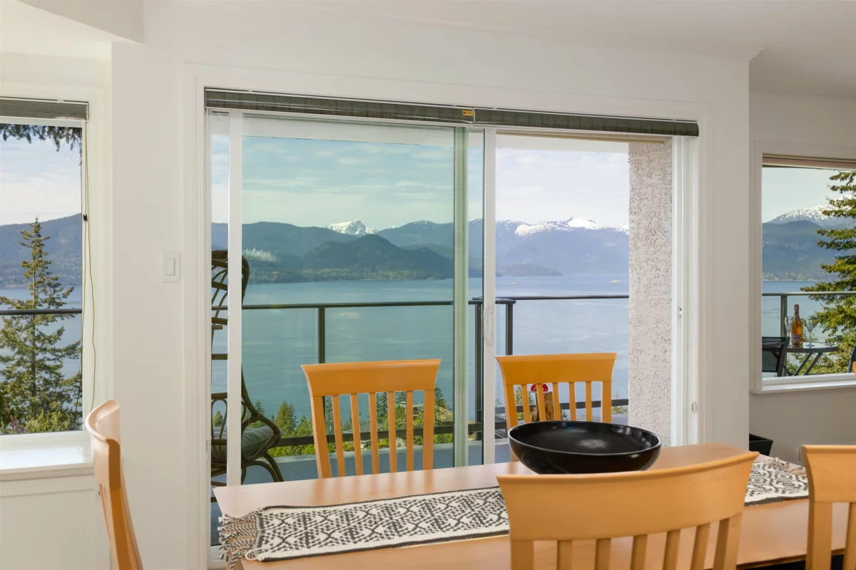 Living Room Photo of 250 Kelvin Grove Way, Lions Bay, BC