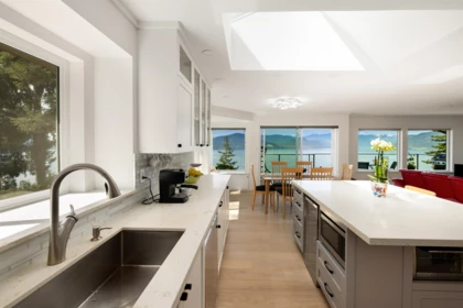 Kitchen Island Photo of 250 Kelvin Grove Way, Lions Bay, BC