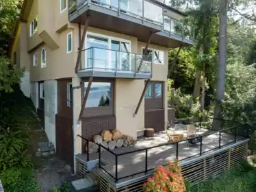 Outdoor Patio Photo of 250 Kelvin Grove Way, Lions Bay, BC