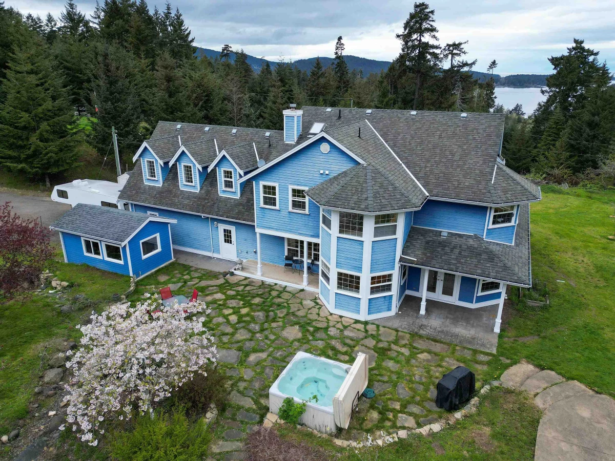 Family Room Photo of 488 Mckercher Road, Mayne Island, BC