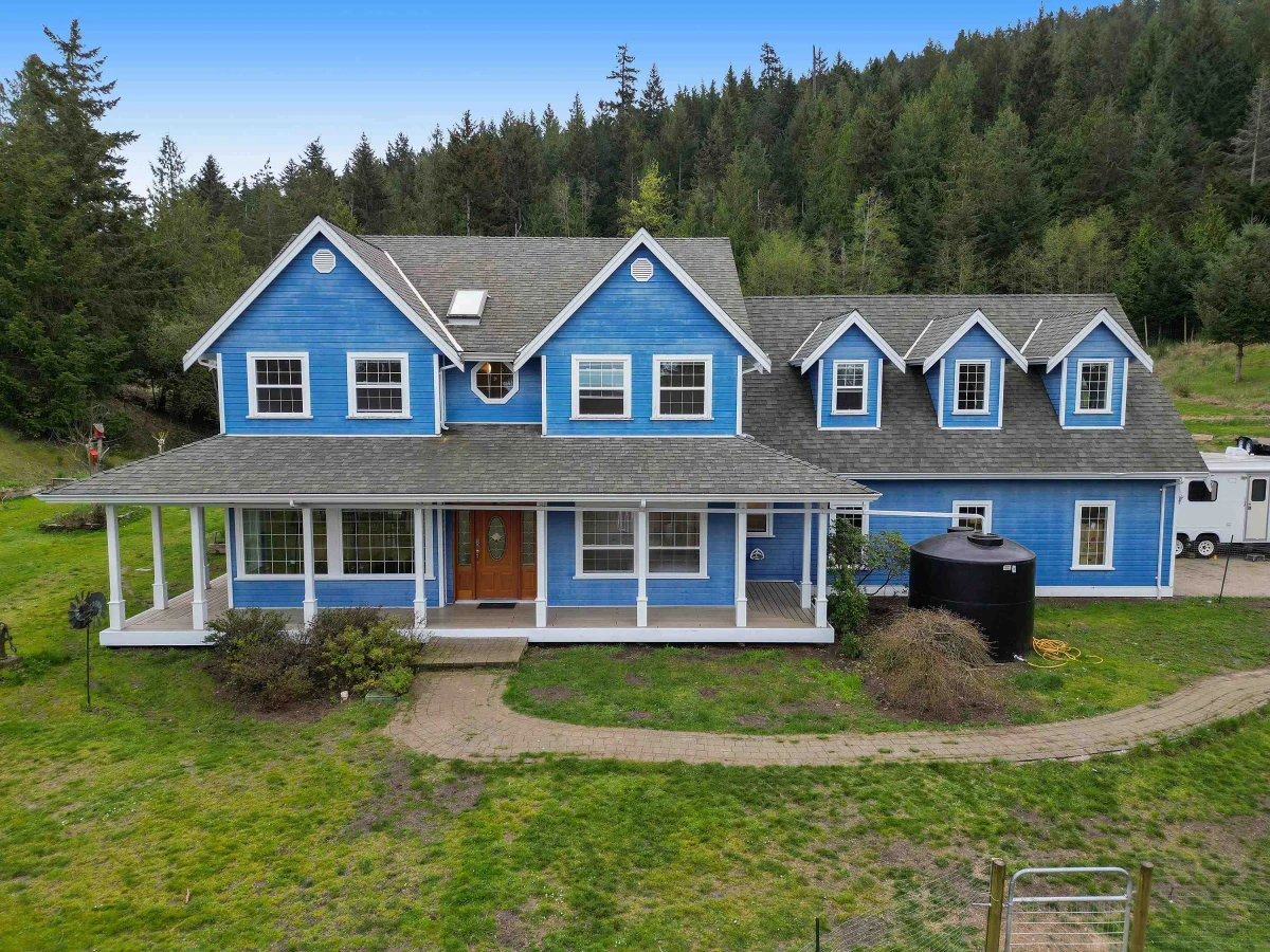 Living Room Photo of 488 Mckercher Road, Mayne Island, BC