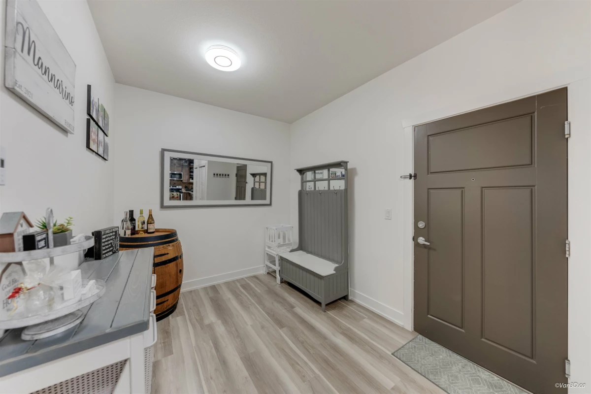 Family Room Photo of 404 1988 Suffolk Avenue, Port Coquitlam, BC