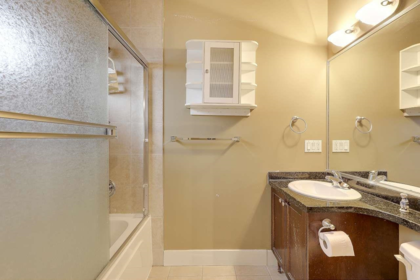 Entry Foyer Photo of 10047 129 Street, Surrey, BC