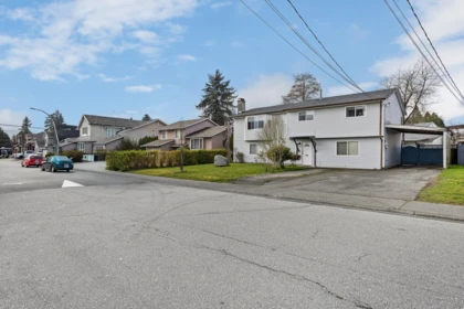 Community Amenities Photo (Clubhouse) of 7273 130 Street, Surrey, BC