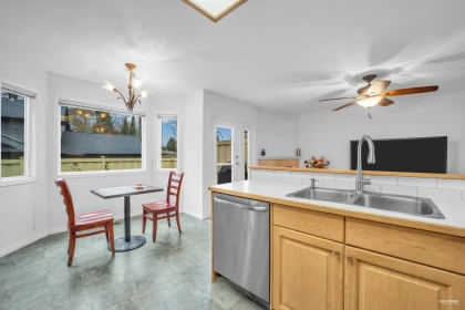 Breakfast Nook Photo of 6833 Nicholson Road, Delta, BC