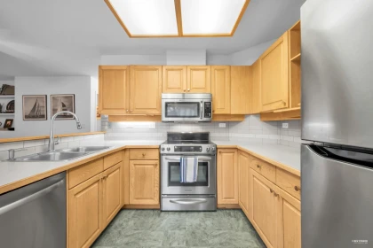 Kitchen Island Photo of 6833 Nicholson Road, Delta, BC