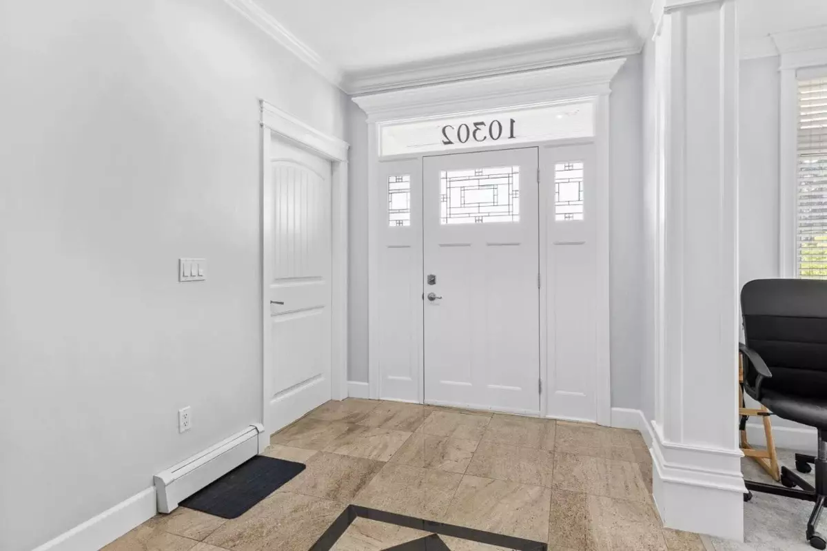 Family Room Photo of 10302 Main Street, Delta, BC
