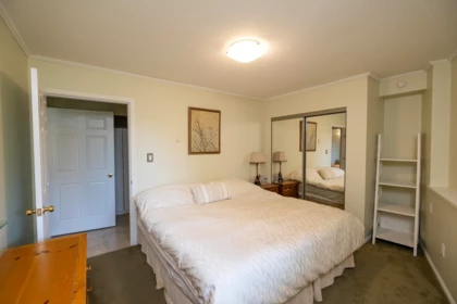 Hallway Photo of 2556 Lower Road, Roberts Creek, BC
