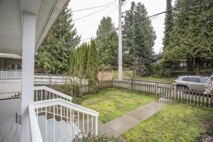 Neighborhood Park Photo Near 432 Richmond Street, New Westminster, BC