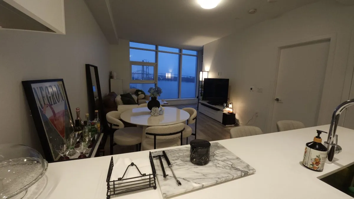 Dining Area Photo of 802 660 Quayside Drive, New Westminster, BC