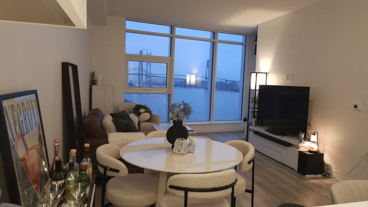 Living Room Photo of 802 660 Quayside Drive, New Westminster, BC