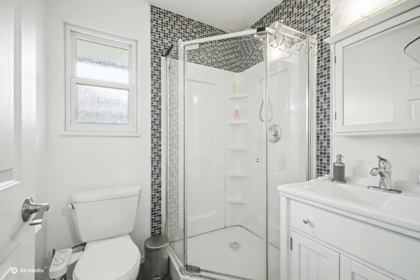 Hallway Photo of 9279 156a Street, Surrey, BC