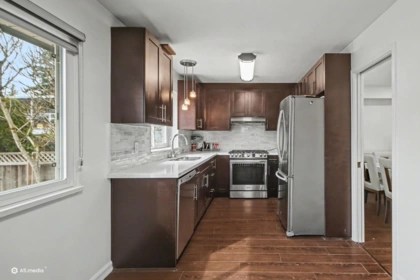 Walk-In Closet Photo of 9279 156a Street, Surrey, BC