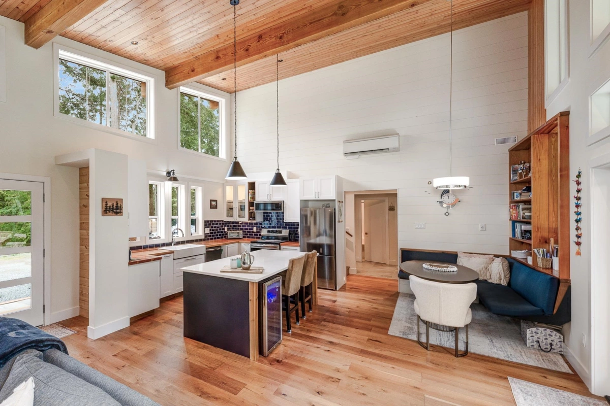 Dining Area Photo of 528 Aya Reach Road, Mayne Island, BC