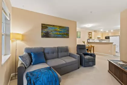 301 7330 Salisbury Avenue, Burnaby, BC, Burnaby — Apartment/Condo for sale