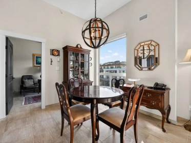 403 4721 Hastings Street, Burnaby, BC, Burnaby — Apartment/Condo for sale