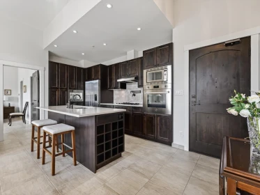 403 4721 Hastings Street, Burnaby, BC, Burnaby — Apartment/Condo for sale
