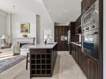 403 4721 Hastings Street, Burnaby, BC, Burnaby — Apartment/Condo for sale