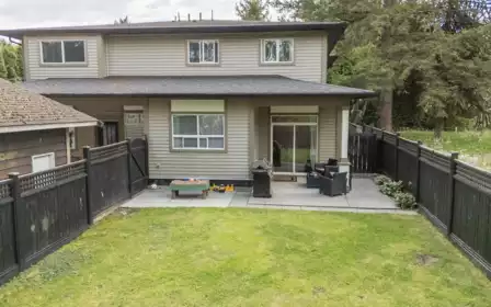 Front Yard Photo of 1598 Parker Place, White Rock, BC
