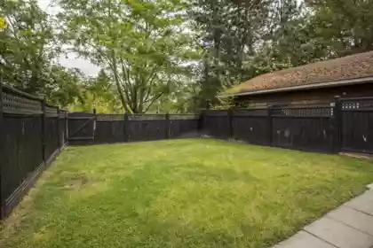 Garden / Landscaping Photo of 1598 Parker Place, White Rock, BC
