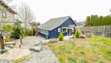 Staircase Photo of 6221 Sunshine Coast Highway, Sechelt, BC