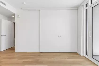 Walk-In Closet Photo of 609 3963 Uplands Way, West Vancouver, BC