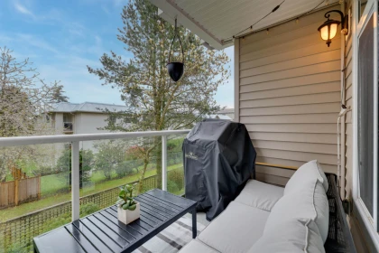 Laundry Room Photo of 206 15323 17a Avenue, Surrey, BC
