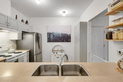 Walk-In Closet Photo of 206 15323 17a Avenue, Surrey, BC