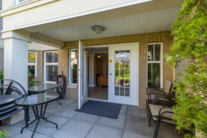 Garage Interior Photo of 403 15621 Marine Drive, White Rock, BC