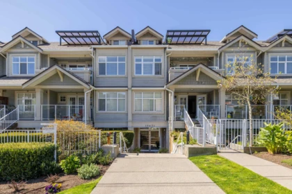 Outdoor Patio Photo of 403 15621 Marine Drive, White Rock, BC