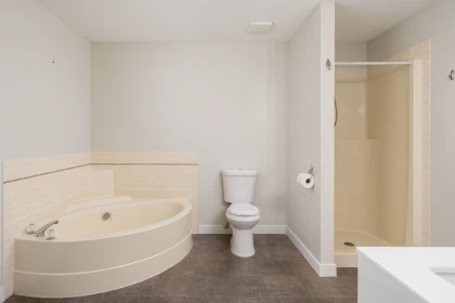 Primary Bathroom Photo of 317 19236 Ford Road, Pitt Meadows, BC