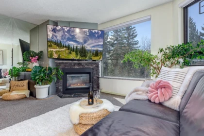 414 4809 Spearhead Drive, Whistler, BC, Whistler — Apartment/Condo for sale