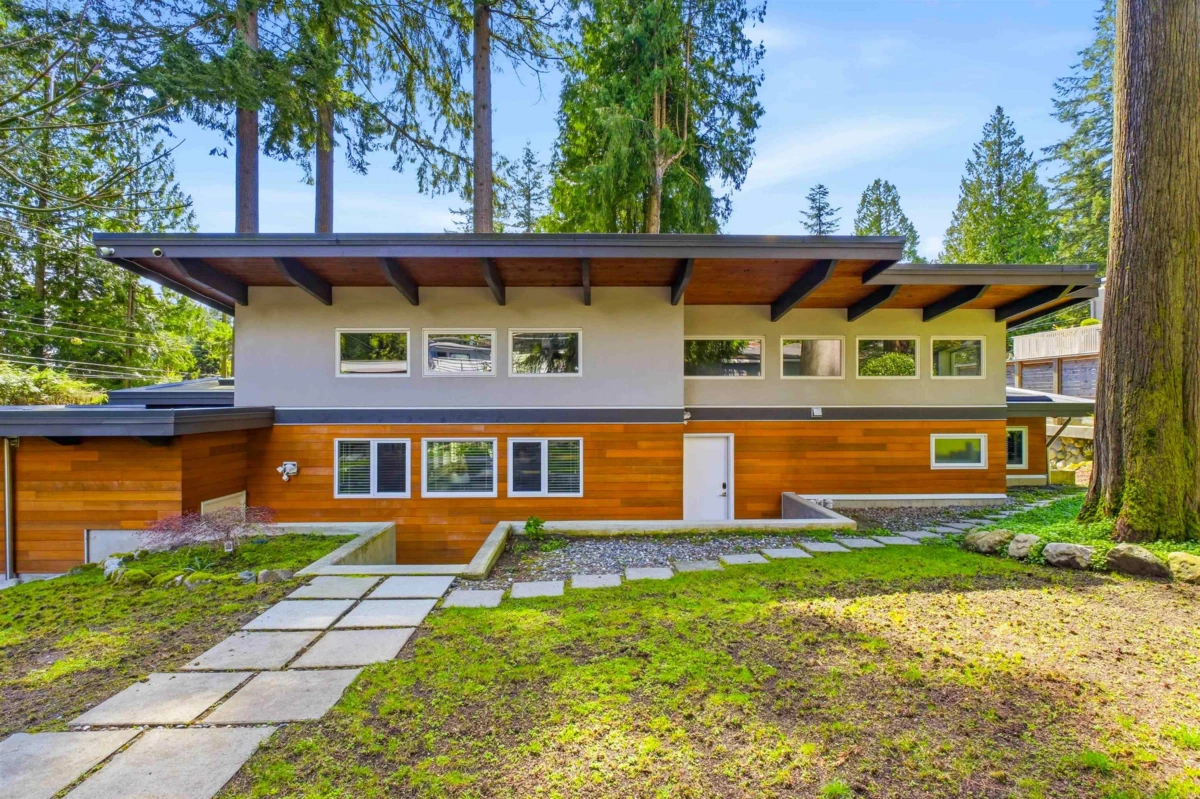 Family Room Photo of 672 E St James Road, North Vancouver, BC