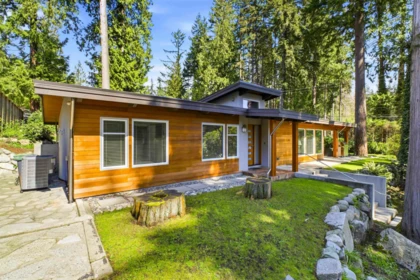 Exterior Rear Photo of 672 E St James Road, North Vancouver, BC